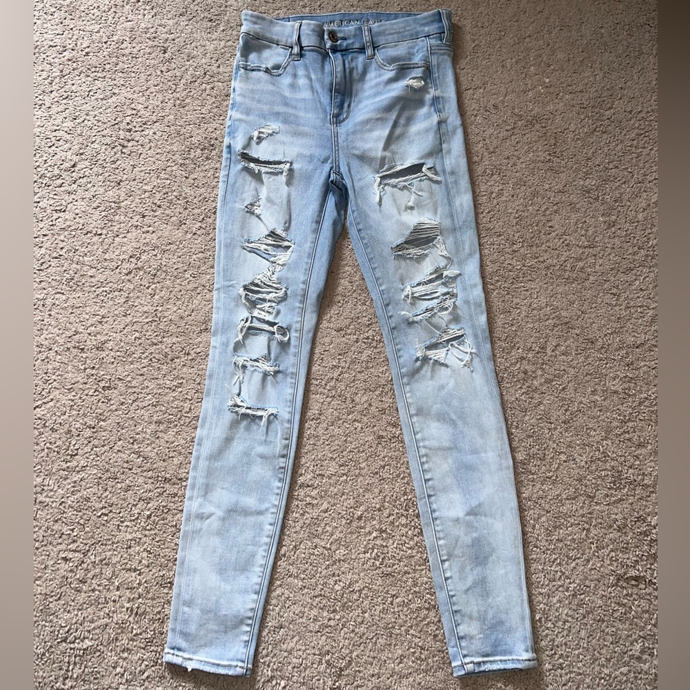 Light wash ripped skinny jeans